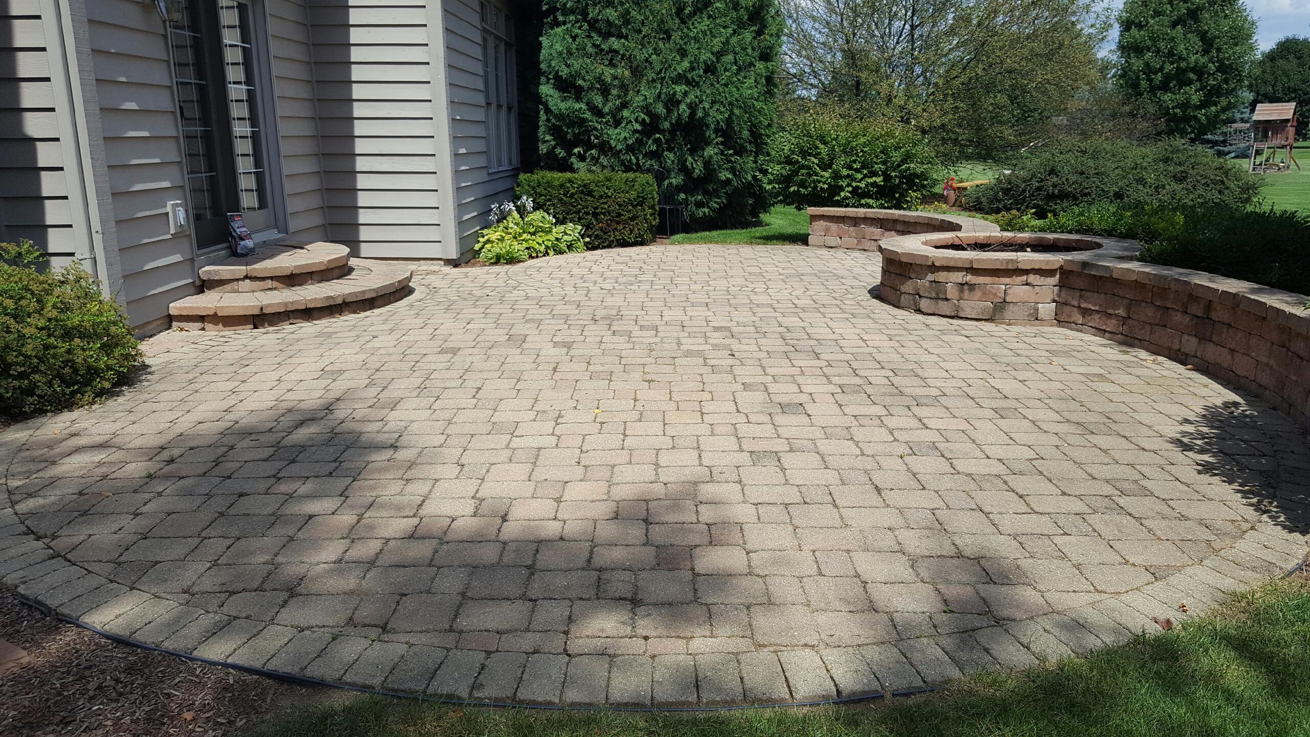 Brick PAver cleaning and sealing in St. Charles, IL