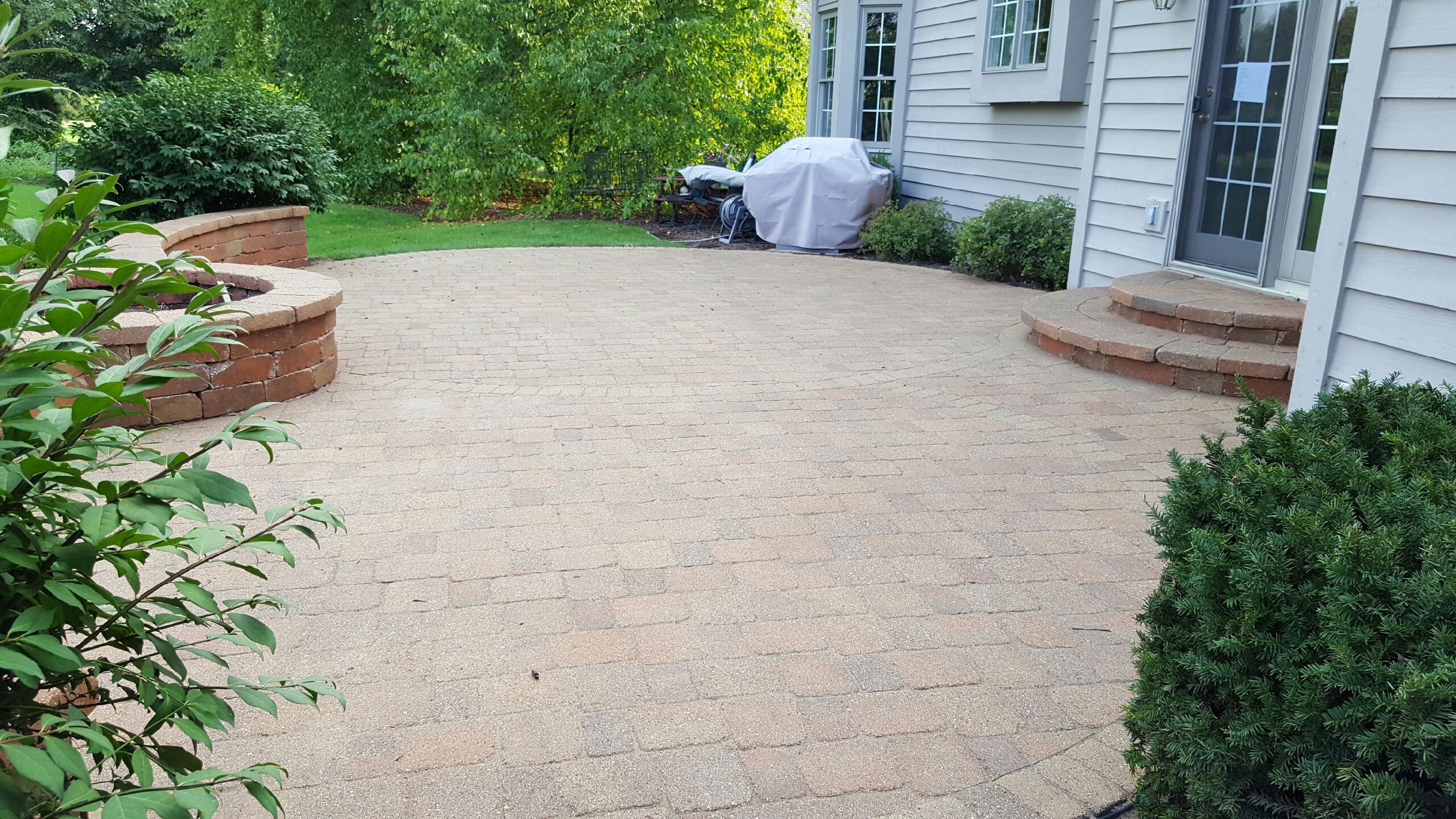 Brick PAver cleaning and sealing in St. Charles, IL